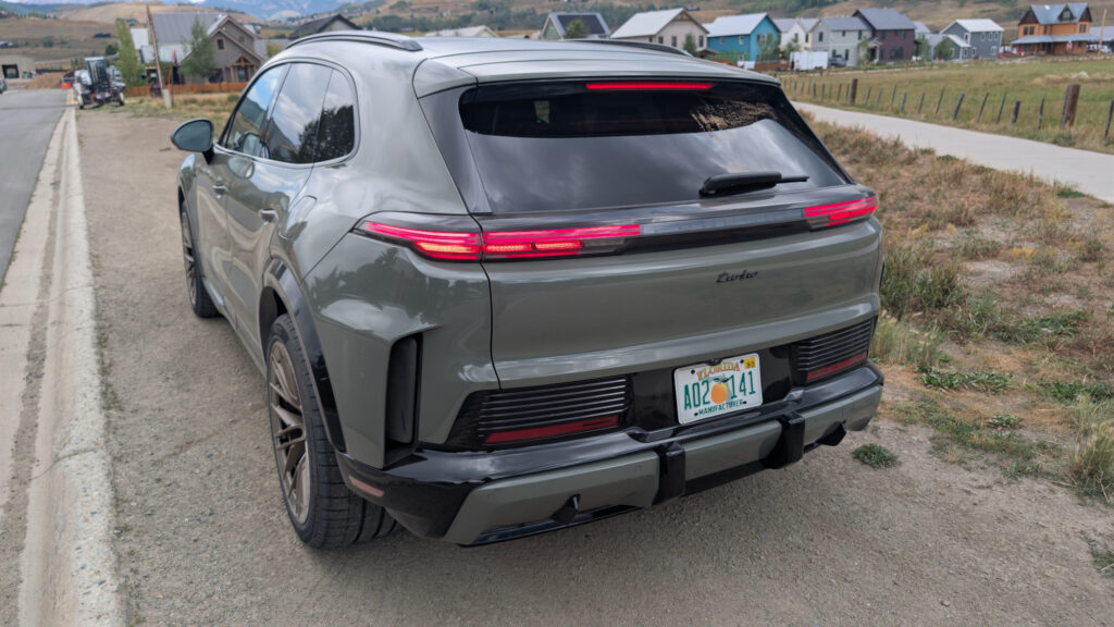 Porsche Cayenne Turbo: Суперкар, що ховається в кузові позашляховика 4