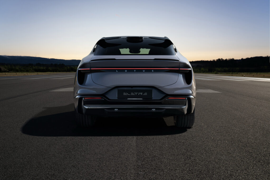 Lotus Eletre: ціна $233 тис. робить позашляховик нецікавим для американців 2
