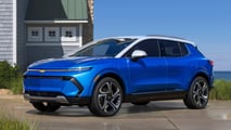 Механік "оновив" Chevrolet: автовласник застукав за фарбуванням деталей 7