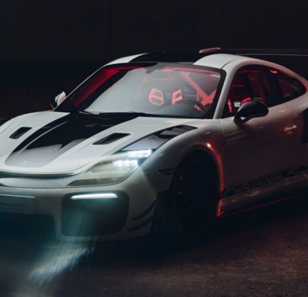 Porsche 911: від “Мобі Діка” до голого металу