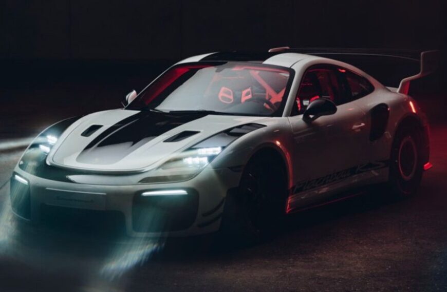 Porsche 911: від “Мобі Діка” до голого металу