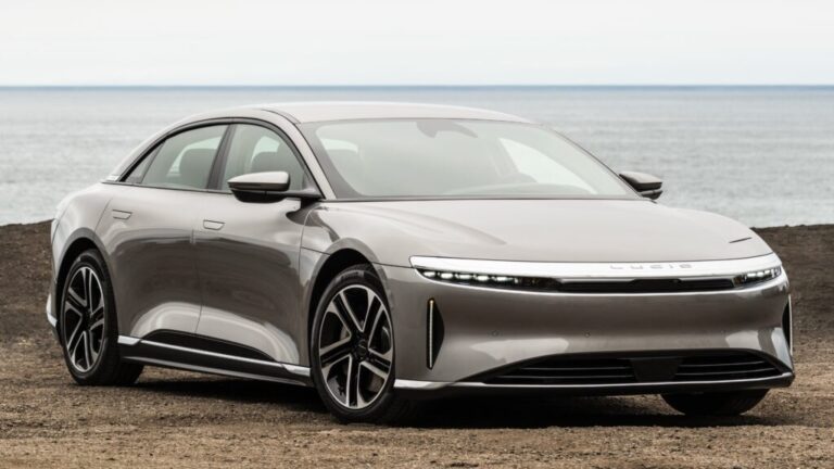 Lucid Air: відкликання через софт, що гасить пожежі, змушує паркувати авто на вулиці 17