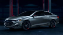 Механік "оновив" Chevrolet: автовласник застукав за фарбуванням деталей 8