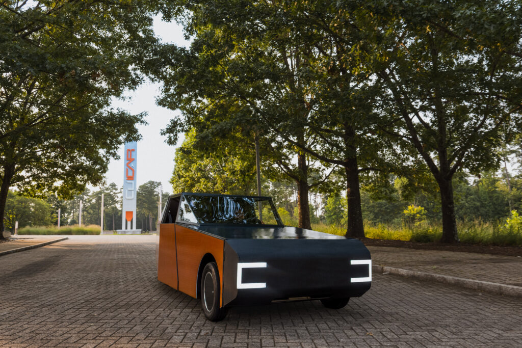 Електромобіль від студентів здивував: BMW допоміг створити "саморобний Cybertruck", який повернувся на старт із повним зарядом 2