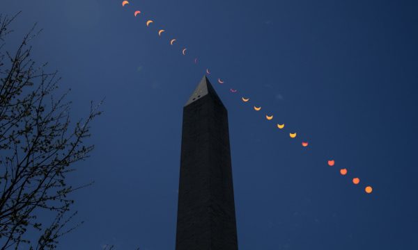 Північна Америка затамувала подих: незабутнє повне сонячне затемнення