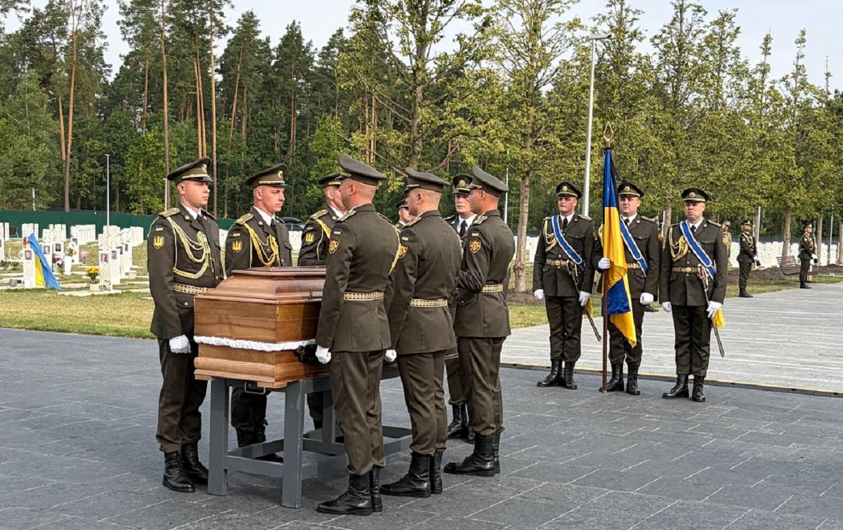 Перепоховали прах лідера ОУН Євгена Коновальця 1