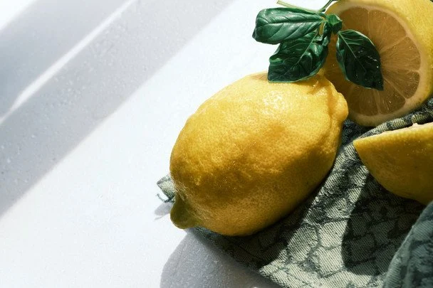 Шокуючі зміни тіла: як щоденний лимон переверне ваше життя 1 Чим корисний лимон для організму / © pexels.com