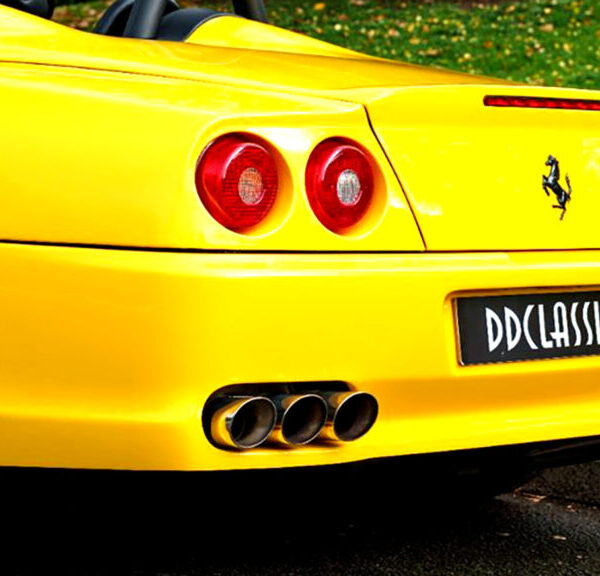 Бомба Новини 22 Ferrari V12 Barchetta: шість вихлопів, шість передач, максимум емоцій