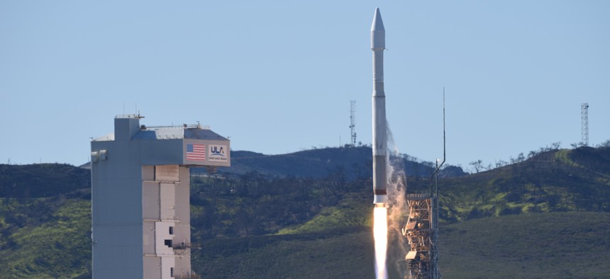 США стежать за наркотрафіком і флотом Китаю через комерційні супутники