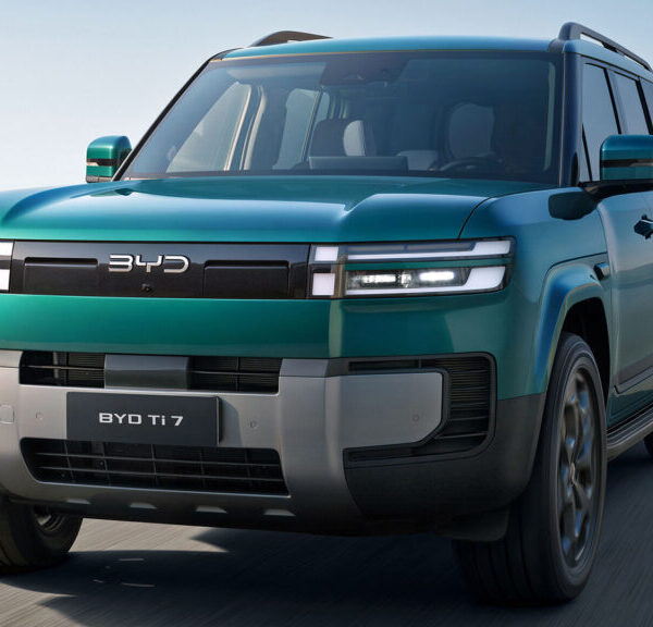 BYD наслідує Defender: дешевше на $22 тисячі, оснащення шикарніше