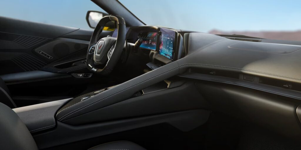 GM знову відтермінувала відмову від CarPlay та Android Auto 3