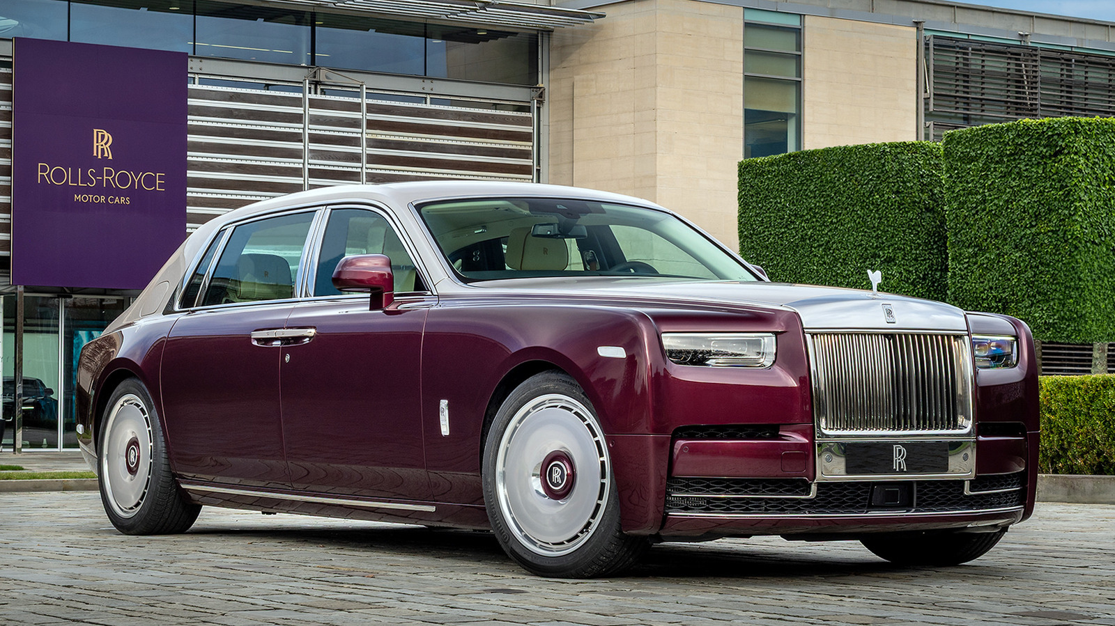 Rolls-Royce Phantom ожив завдяки колисковій з мушель морських птахів 1