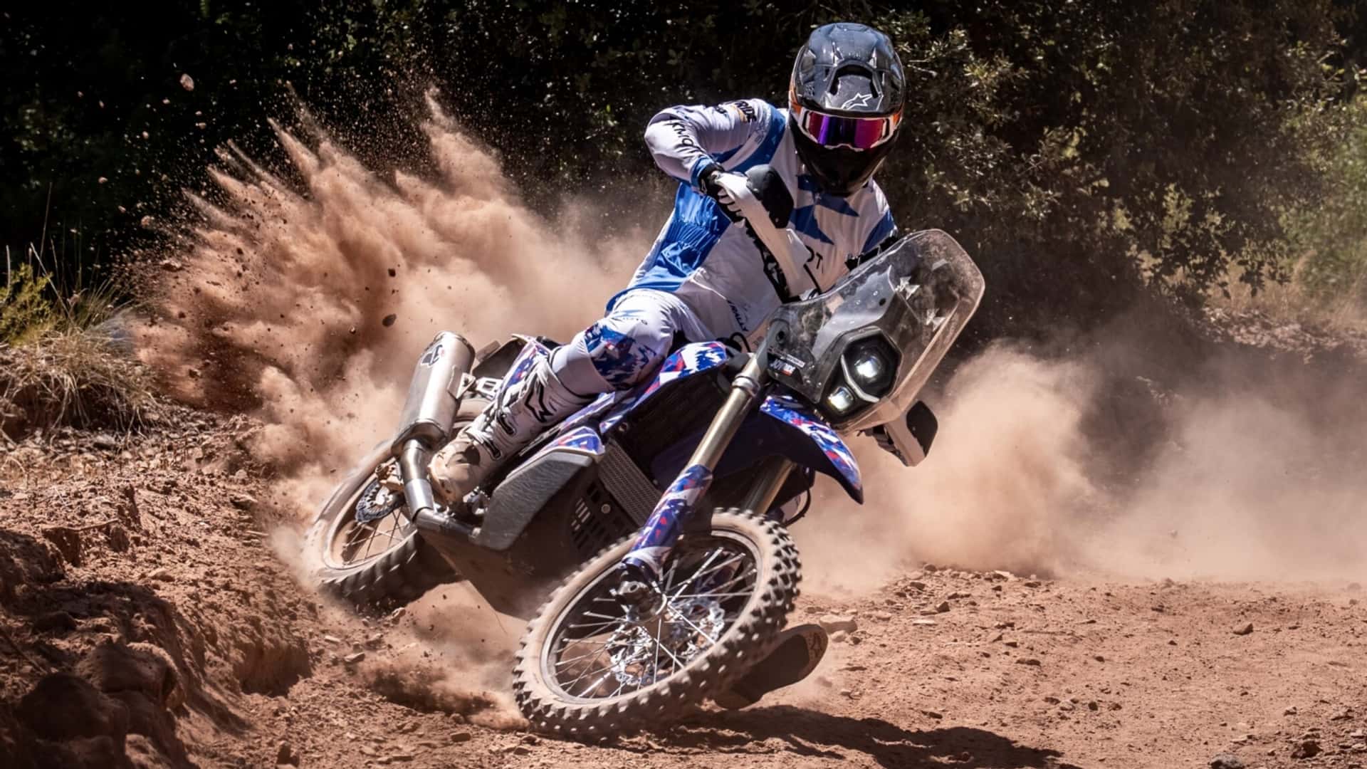 Скайлер Хауз на мотоциклі ZXMoto