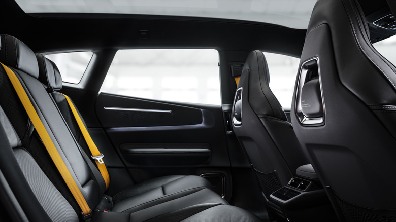 Polestar 4: елегантний універсал, що ламає стереотипи 3