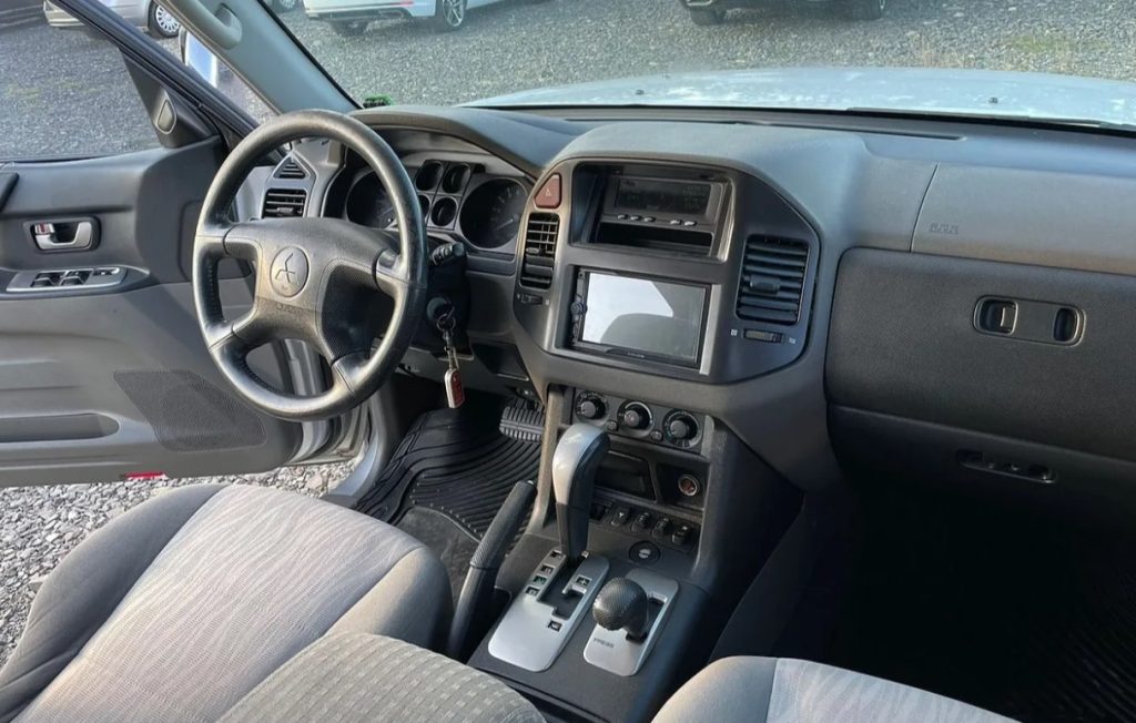 Mitsubishi Pajero Wagon з мінімальним пробігом продають на Закарпатті: ціна автівки 3