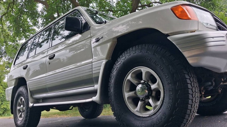 Mitsubishi Montero Limited 2000: чи вартий він 9800 доларів? 3