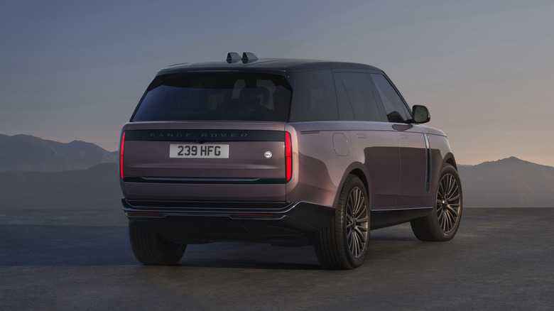 Range Rover 2027: електричний дебют, невідмінний від бензинових аналогів 2