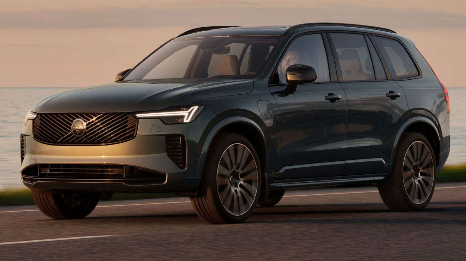 Volvo XC90 T8 PHEV 2028: Подвоєний запас ходу на електротязі та швидший розгін 1
