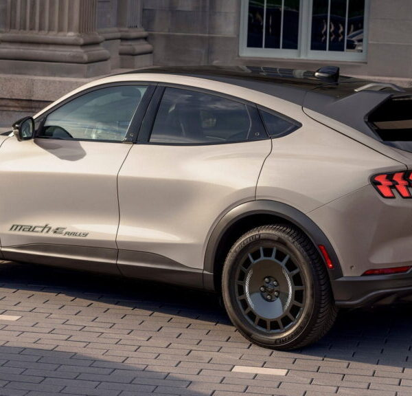 Ford відкликає Mustang Mach-E через потенційні проблеми з акумулятором
