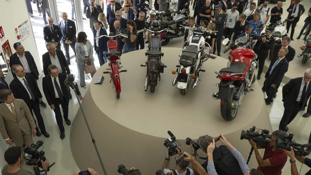 Новий завод і музей Moto Guzzi