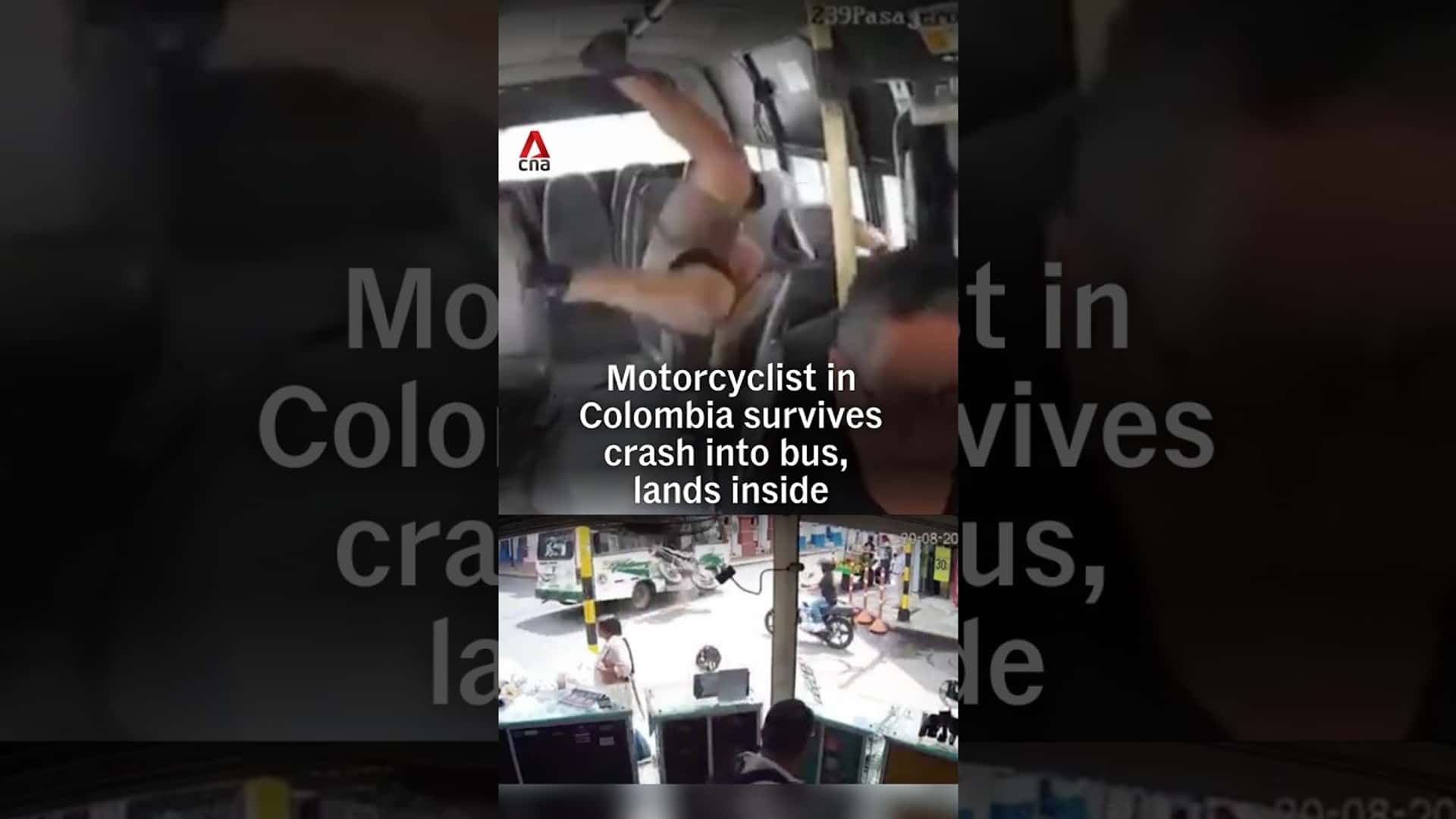 Мотоцикліст в'їхав у відчинені двері автобуса