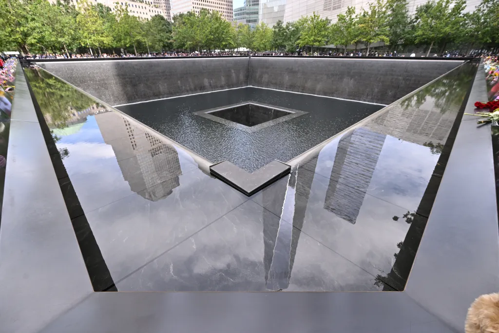 Венс, Клінтон, Обама, Байден та Буш разом вшанували пам'ять жертв 9/11 19