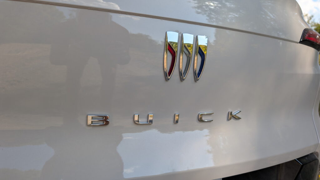 Buick Envoy ST 2006: Ода вірним шанувальникам марки 8