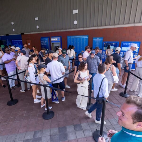 Бомба Новини 21 Сендвіч за $38 на US Open: чому відвідувачі готові платити…