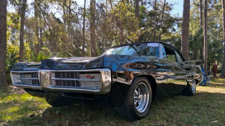 Чи варто 1967 року Pontiac Grand Prix свого цінника у $36 000? 11