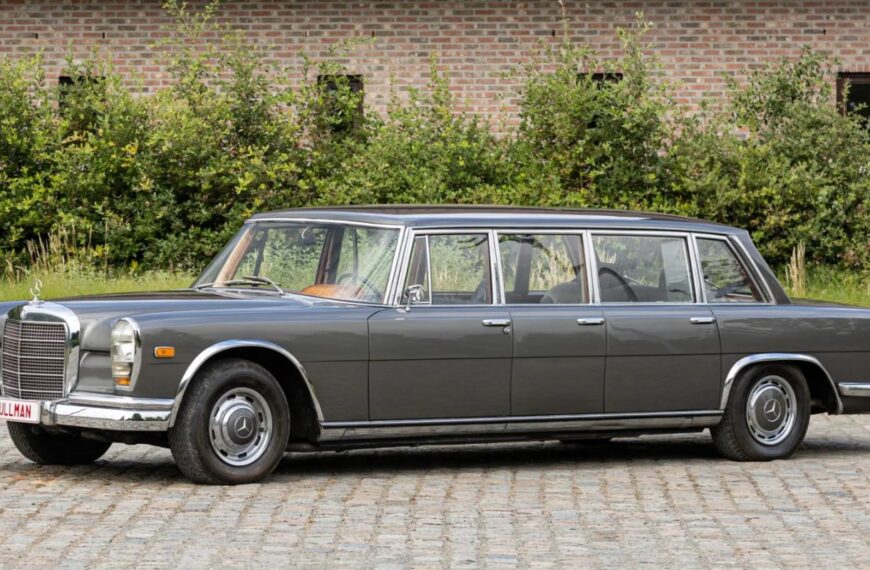 Бомба Новини 52 Шестидверний Mercedes-Benz 600 Pullman 1970 року виставлять на аукціон