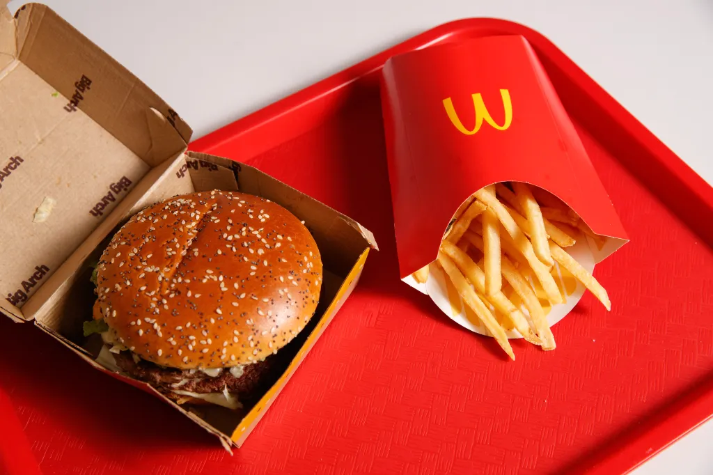 Святкуємо День чизбургера: знижки та безкоштовні пропозиції від McDonald’s, Burger King, Wendy’s та інших 2