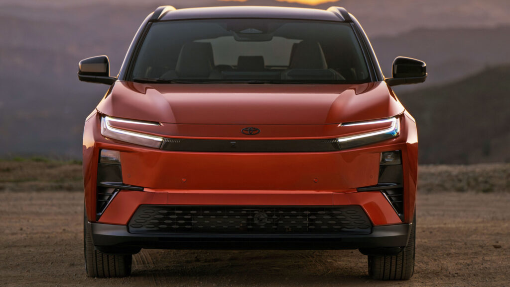 Toyota відкликає новий C-HR через перевірку майбутнього електромобіля 1
