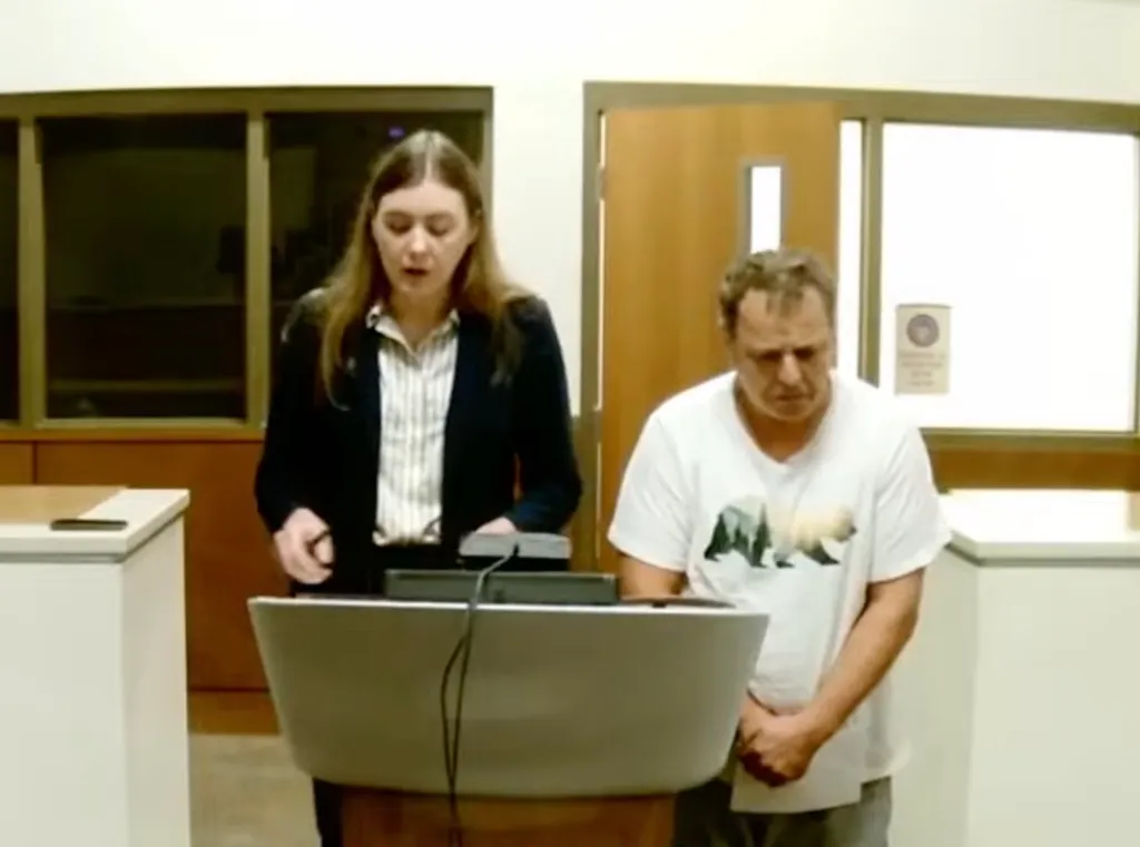П'ятирічний хлопчик загинув у спекотній автівці, поки батько звинувачував у трагедії старшого сина 5