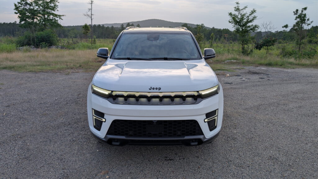 Перевірте кріплення багажника вашого Jeep Wagoneer: він може від'єднатися 3 Перевірте кріплення багажника вашого Jeep Wagoneer: він може від'єднатися 3