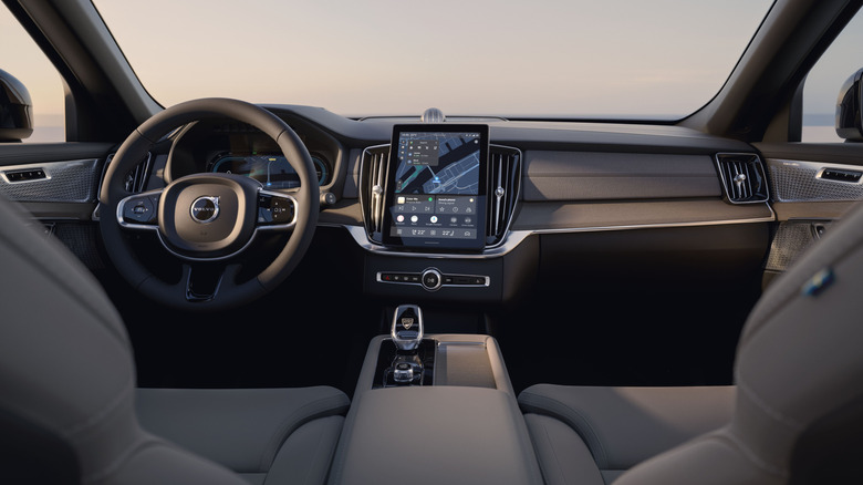 Volvo XC90 T8 PHEV 2028: Подвоєний запас ходу на електротязі та швидший розгін 2