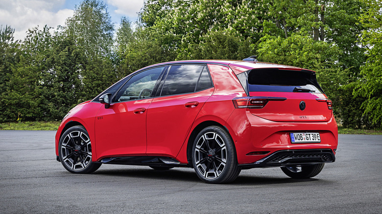 Volkswagen ID.3 GTI: потужність Golf R у задньопривідному електромобілі з пліснявими сидіннями 2 Volkswagen ID.3 GTI: потужність Golf R у задньопривідному електромобілі з пліснявими сидіннями 2