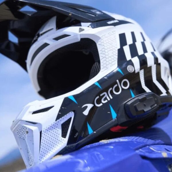 Cardo презентує перший у світі MX-шолом з інтегрованим Mesh-зв’язком