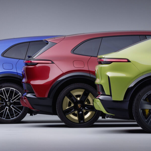 Porsche Cayenne 2027: 92 нових кольори та автоматичні двері