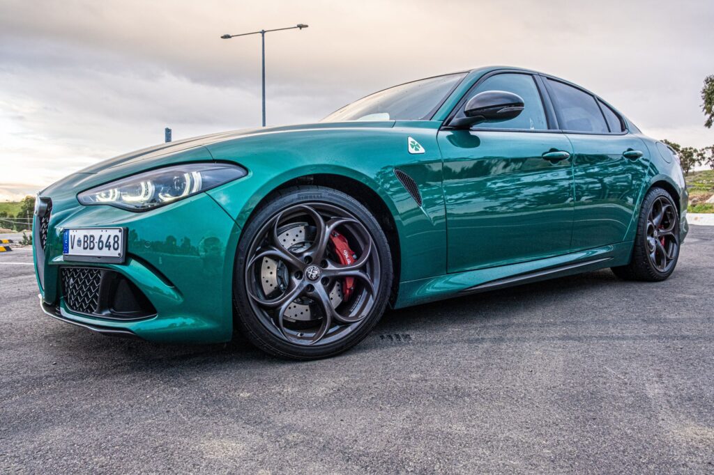 Giulia Quadrifoglio 2026: легенда, що досі випереджає конкурентів 4