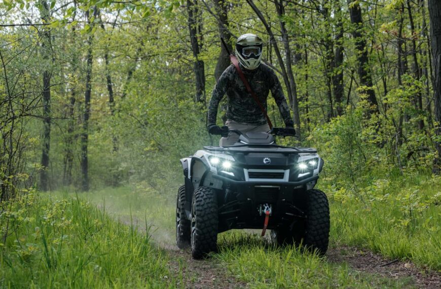 Mercedes-Benz інвестує в компанію, яка розробила твердотільні акумулятори