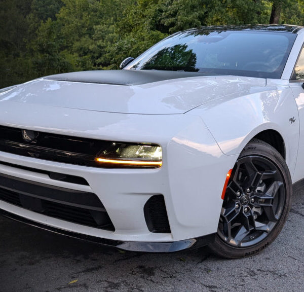 Dodge Charger R/T: вражаючий маслкар, що руйнує стереотипи