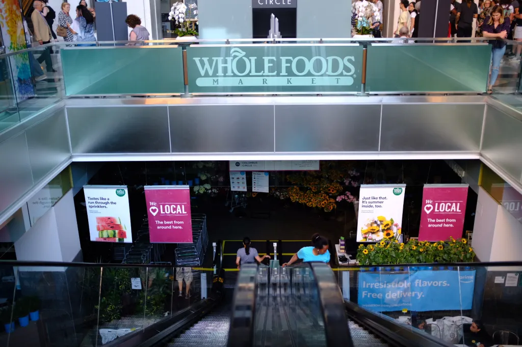 Зірка Fox Business подала до суду на Whole Foods після нападу собаки 2