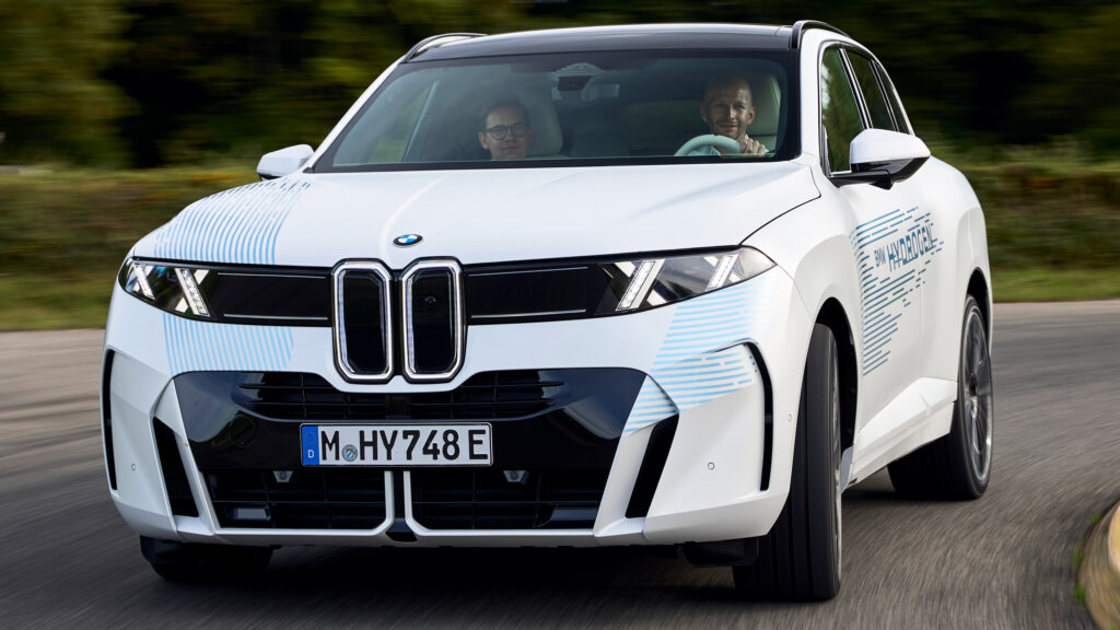 BMW X5 на водні: перевіряємо, наскільки він близький 1