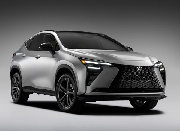 Lexus NX 2027: тільки гібрид, більший екран і “сенсорний консьєрж”