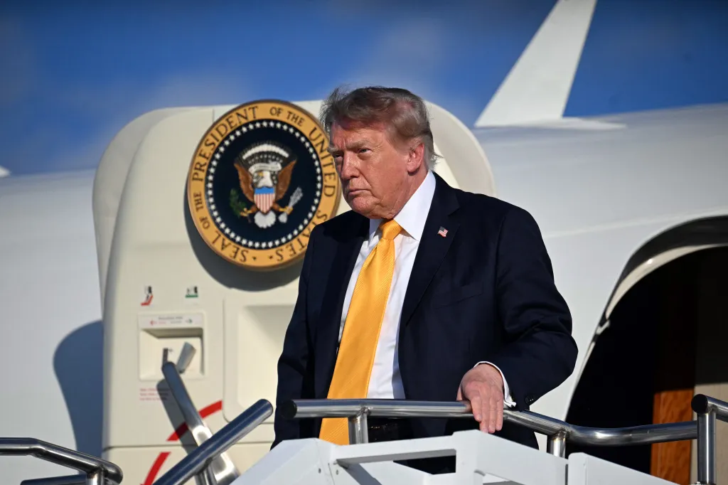 Трамп приголомшив зміною кольору волосся 3