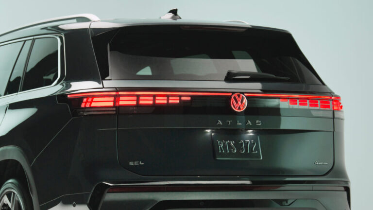 Volkswagen навчиться перелаштовуватися між смугами, як Tesla 13