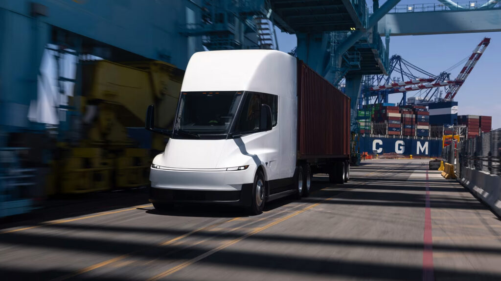 Tesla поновила відвантаження електричних вантажівок Semi, але приховує деталі 1