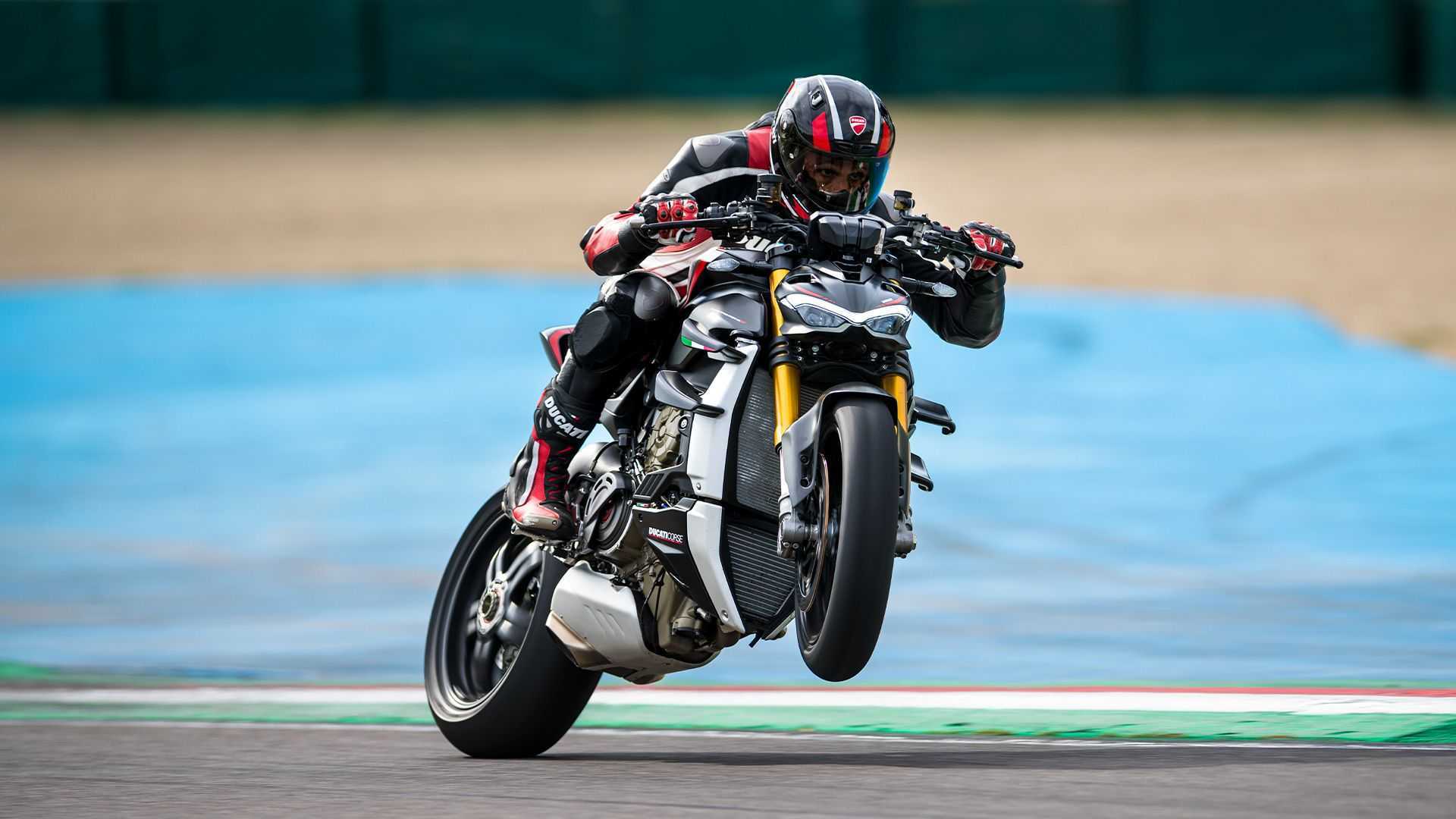 Ducati готує до випуску нову версію Streetfighter V4 SP 1 Ducati Streetfighter V4 SP на треку