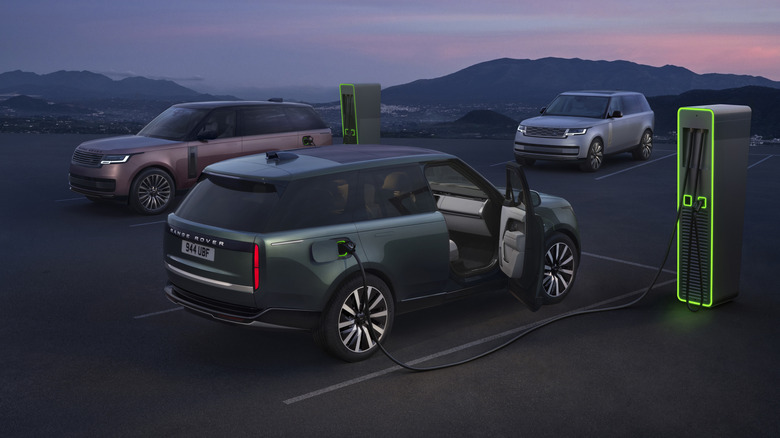 Range Rover 2027: електричний дебют, невідмінний від бензинових аналогів 5