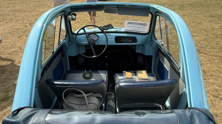 Vespa 400: чому італійці відмовилися від міні-авто на користь скутерів 3